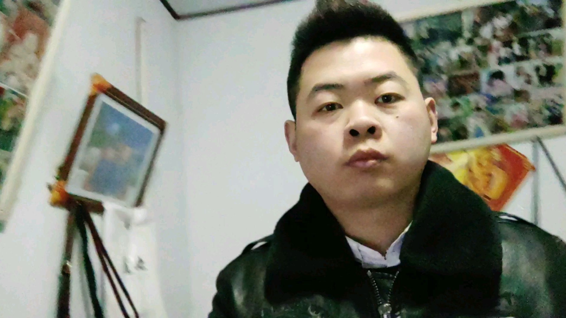 刘亚vlog,网上给父母买了一个电视,一个电视柜!